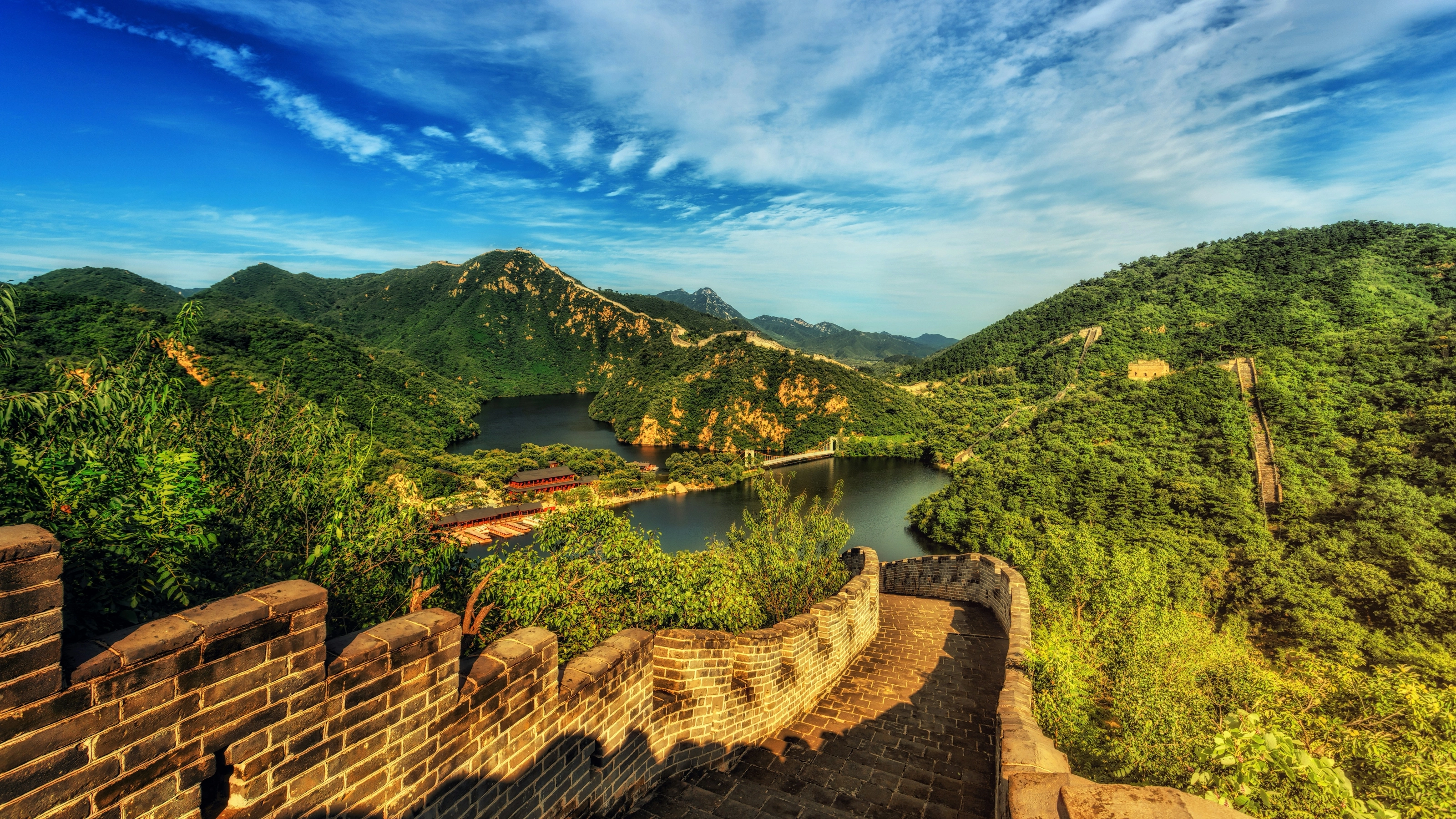 Grande Muraille de Chine serpentant à travers les montagnes près de Pékin