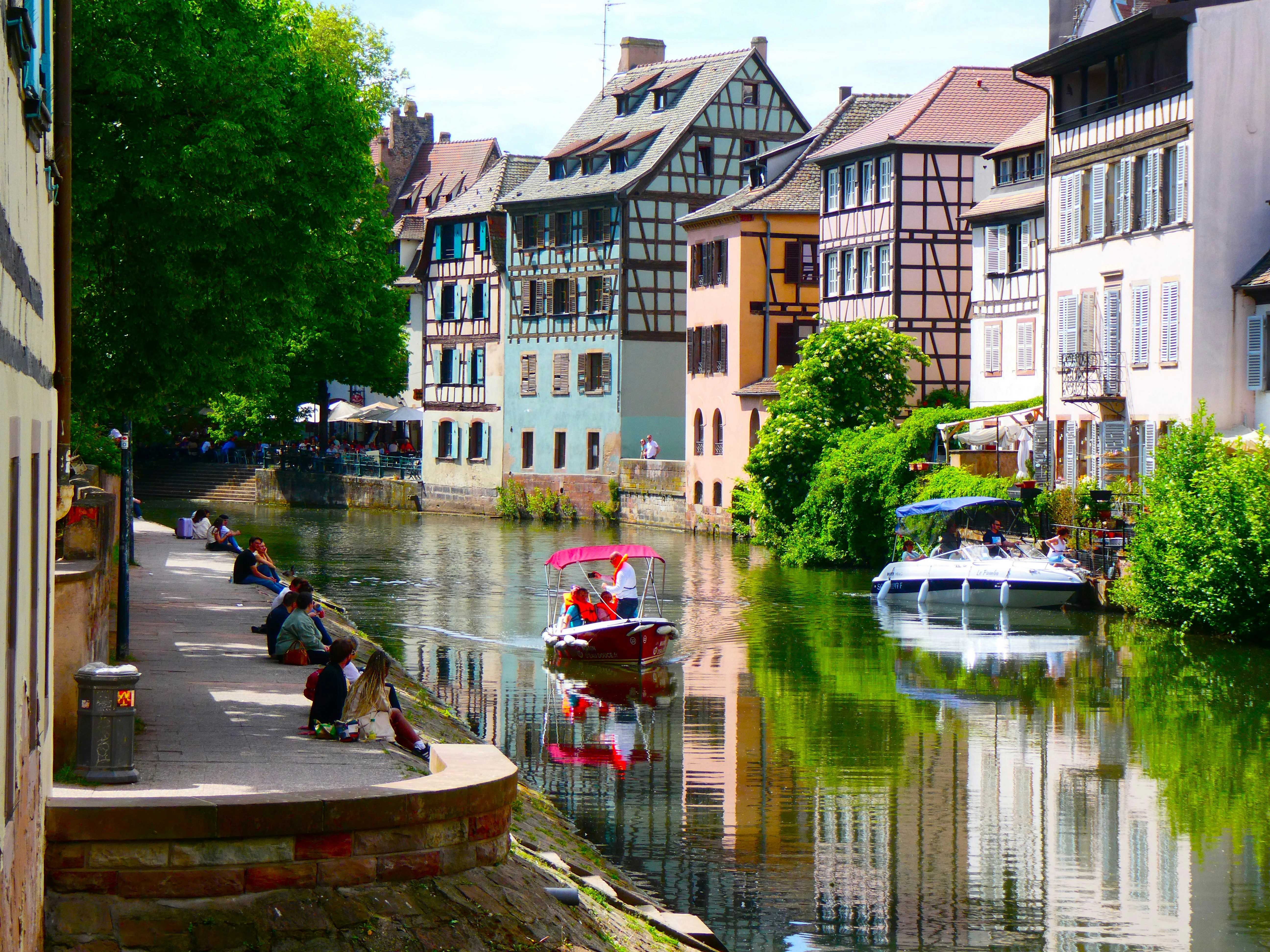 Promenade en barque sur les canaux de la Petite France
