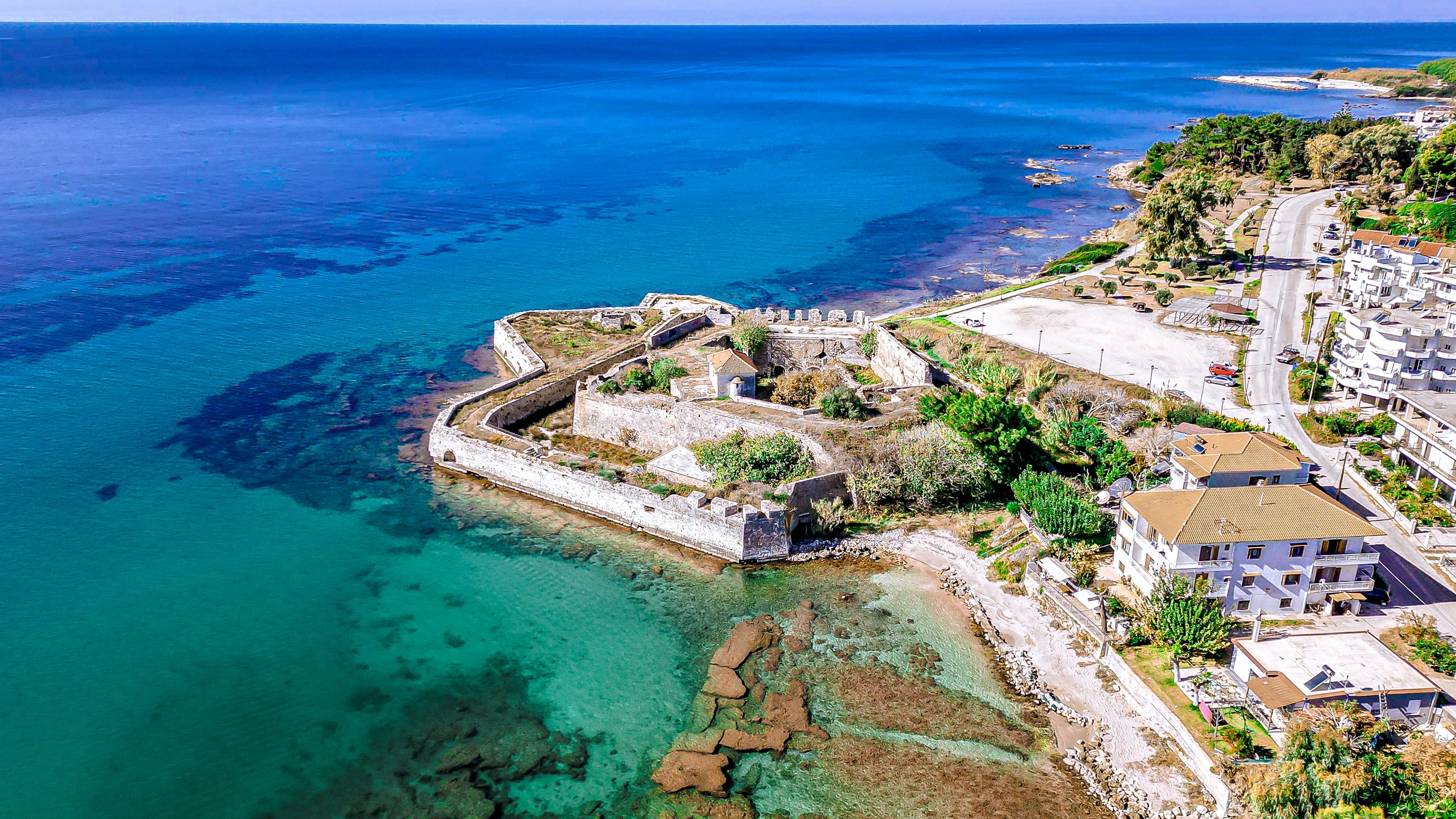 Le front de mer et le port de plaisance de Préveza sur la côte ionienne