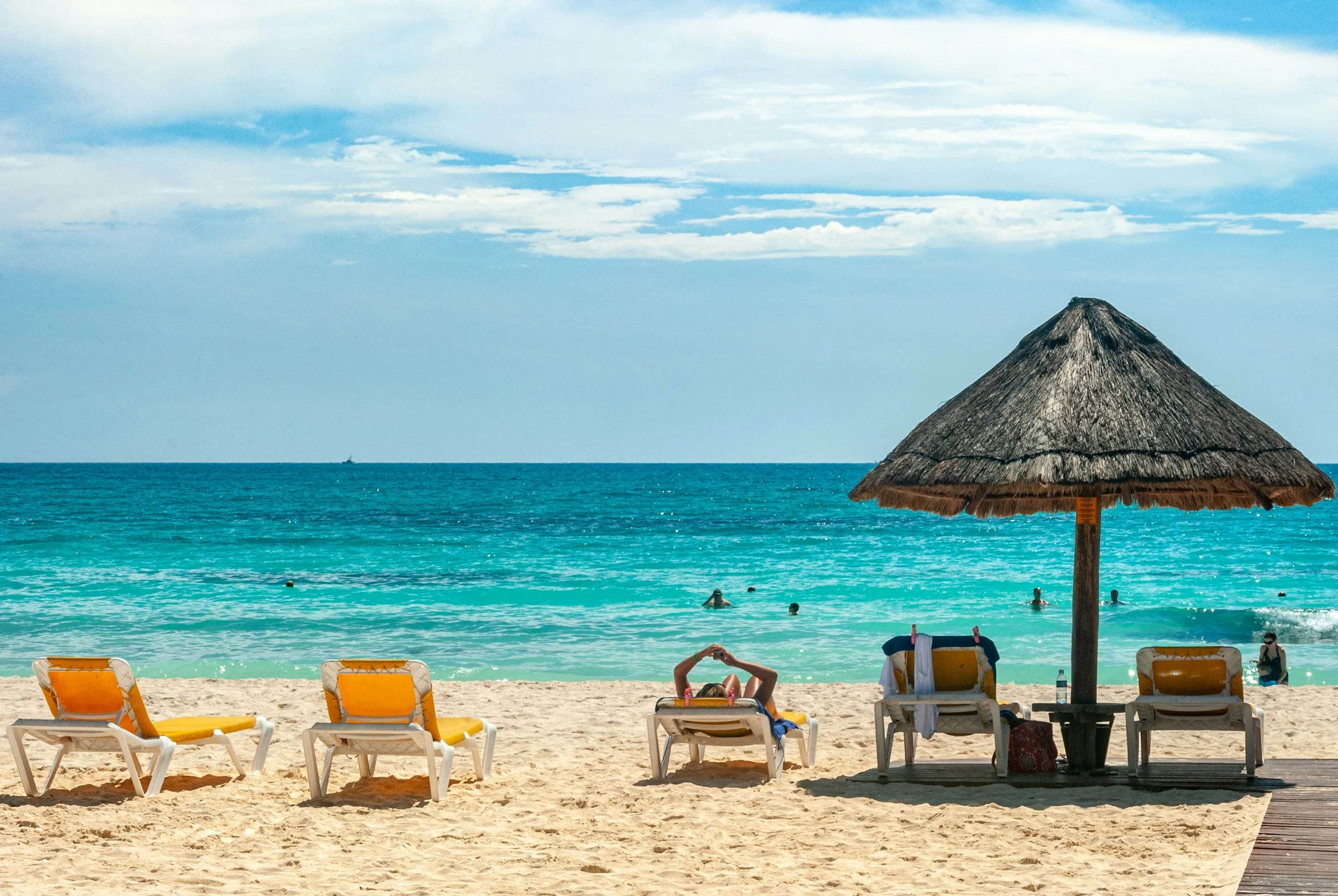 Plage de la Zona Hotelera de Cancún, mer des Caraïbes turquoise