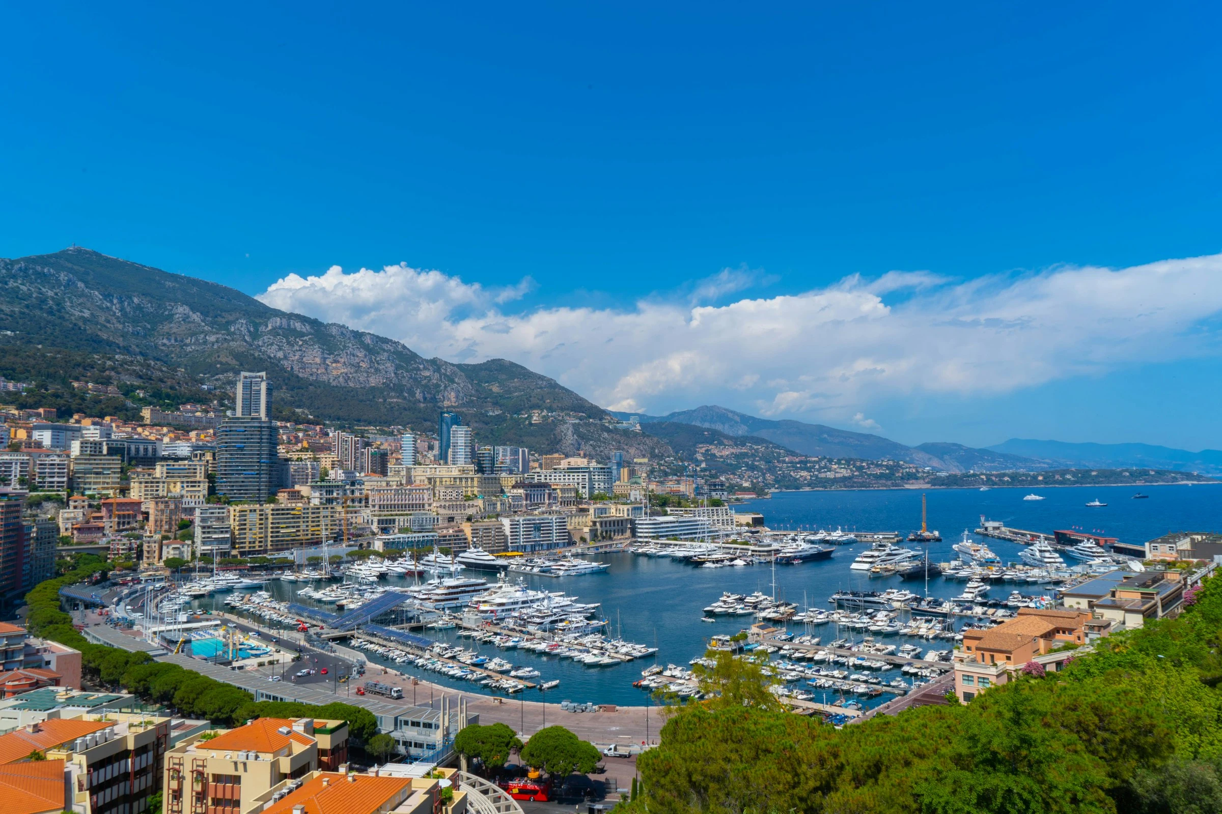 Monaco, le Rocher et le port Hercule