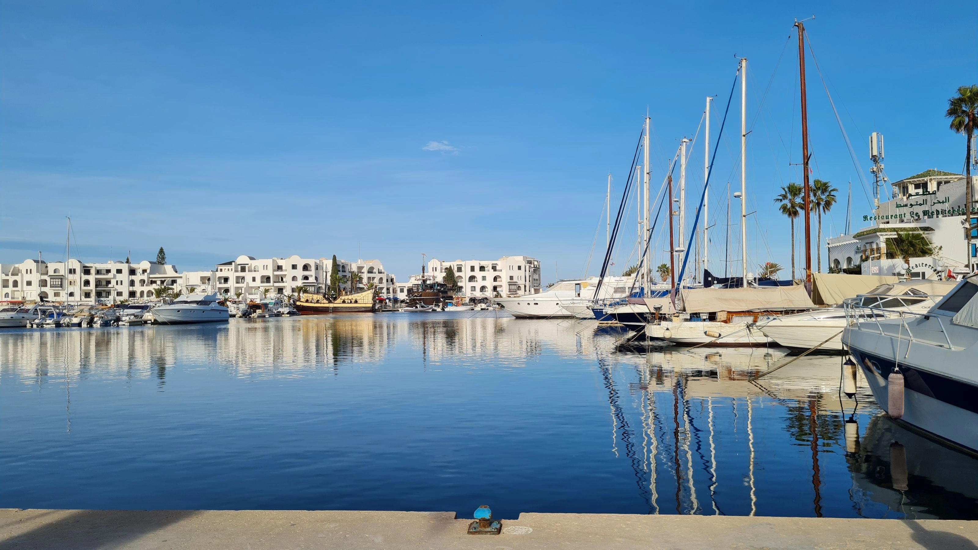 Marina de Gammarth, voiliers et reflets