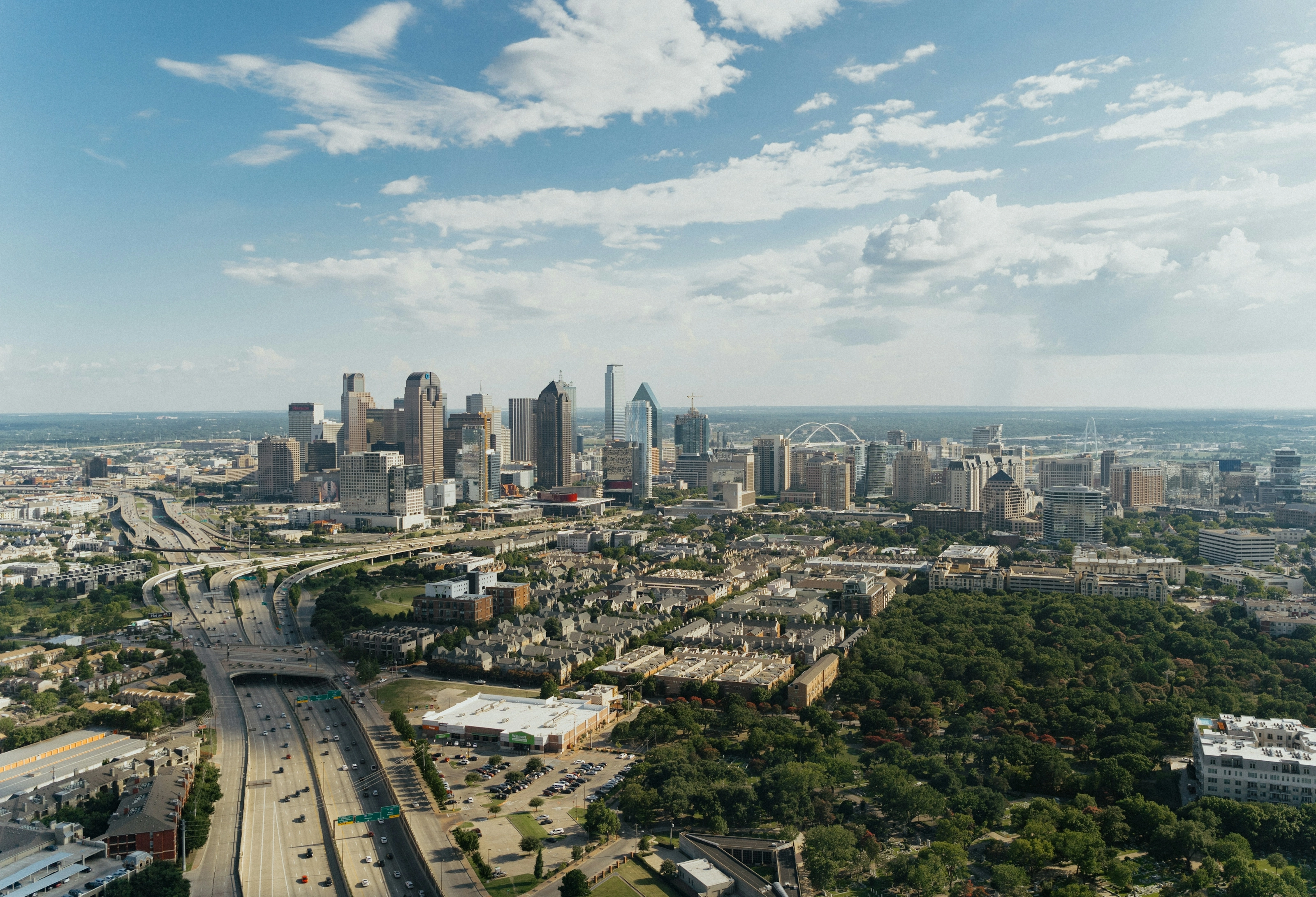 Vue aérienne de l'agglomération de Dallas-Fort Worth