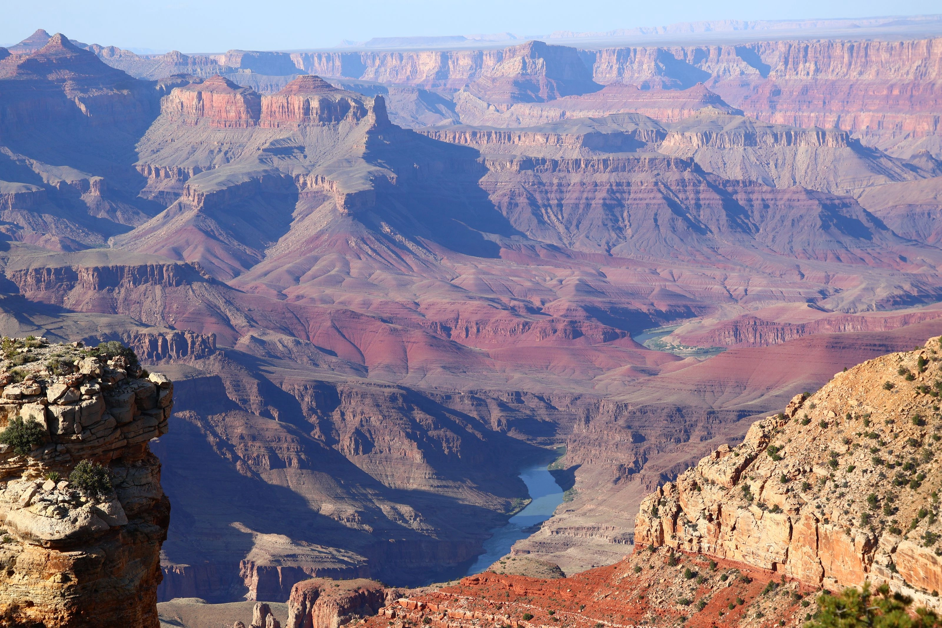 Couches géologiques colorées du Grand Canyon