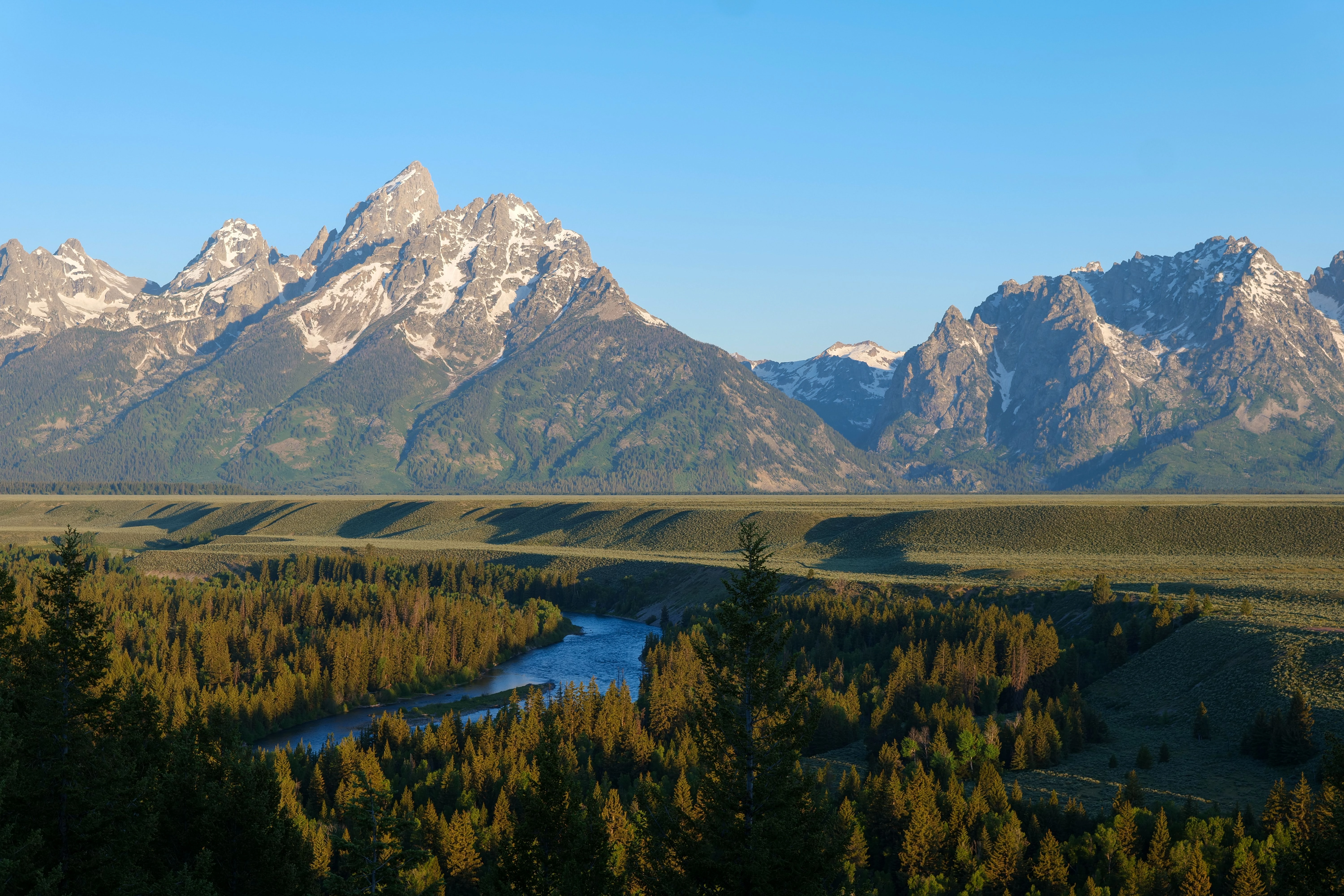 Chaîne des Tetons enneigée au-dessus de Jackson Hole