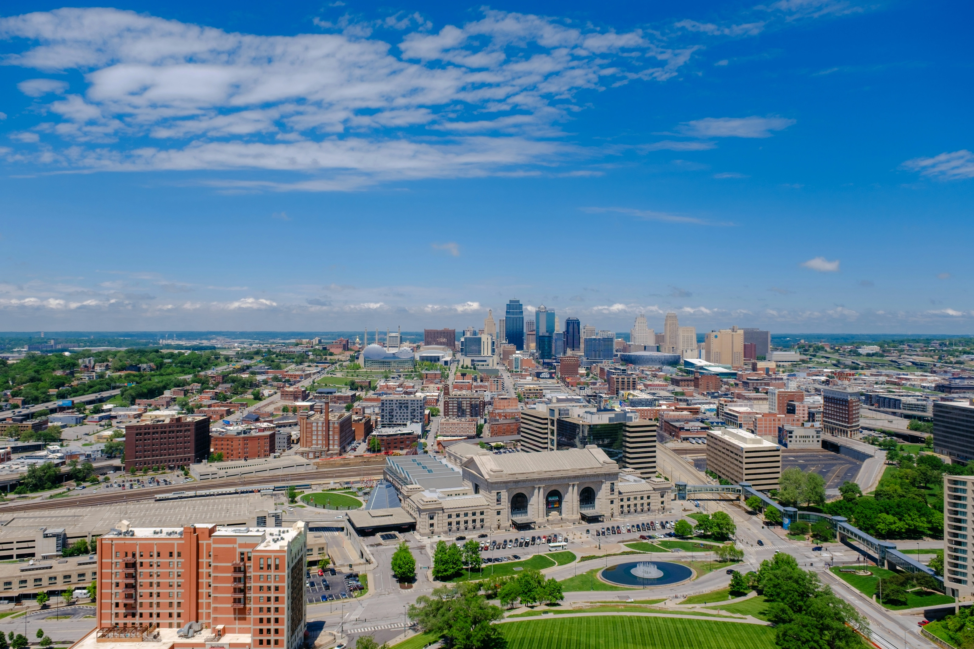 Vue aérienne de Kansas City en journée ensoleillée